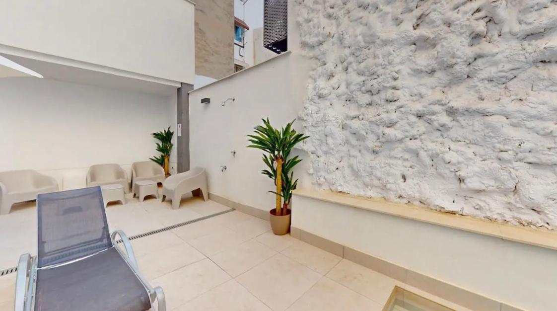 Apartamentos Breton 17 Suite Familiar Alicante Bagian luar foto