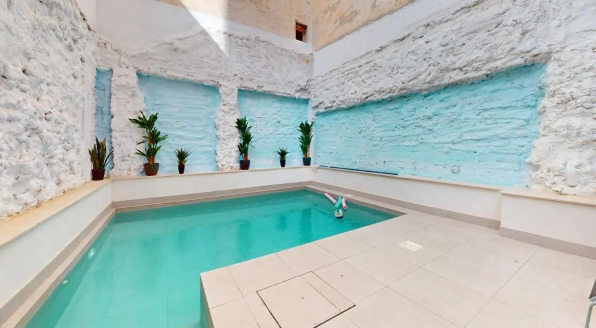 Apartamentos Breton 17 Suite Familiar Alicante Bagian luar foto